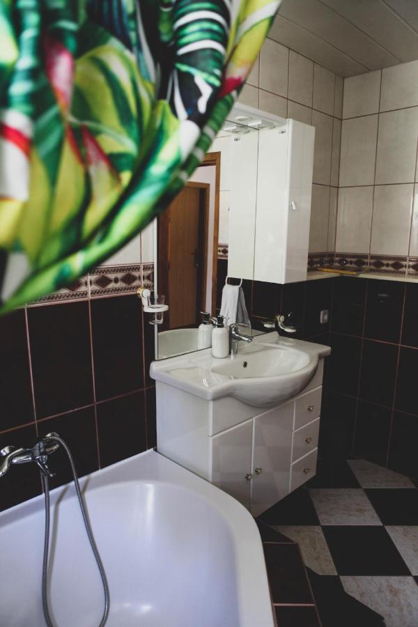 Kmetija Pecnik Apartment Prevalje ภายนอก รูปภาพ